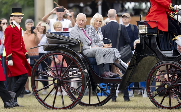 Βασίλισσα Καμίλα και βασιλιάς Κάρολος