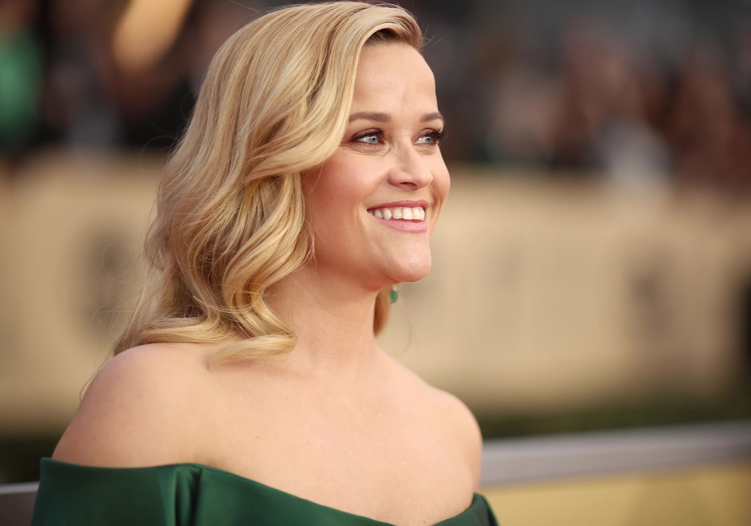 Η Reese Witherspoon και η κόρη της μοιάζουν με δίδυμες