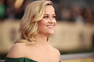 Η Reese Witherspoon και η κόρη της μοιάζουν με δίδυμες