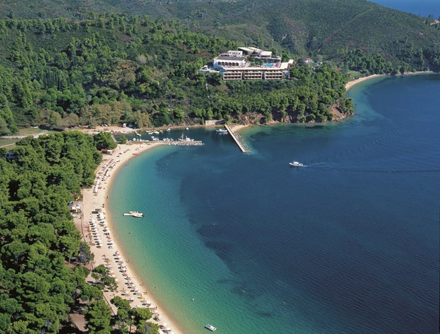 SkiathosPalace-Location-1 (over Koukounaries Beach).jpg