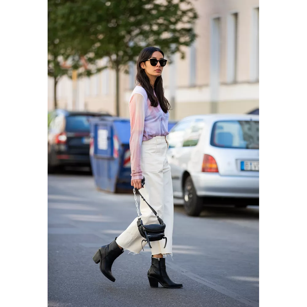 Με cropped jeans