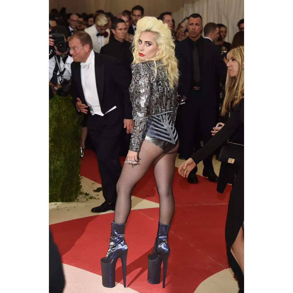Lady Gaga, 2016