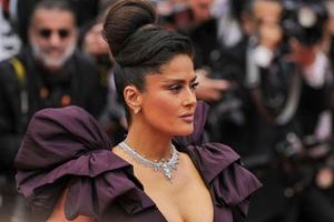 Η Salma Hayek αποκαλύπτει τον στενό δεσμό της με την οικογένεια της Blake Lively και του Ryan Reynolds