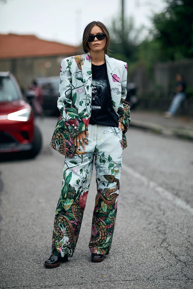 Τα arty floral στο ντύσιμο του καλοκαιριού