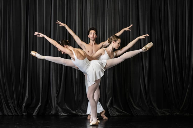 Paris Opera Junior Ballet