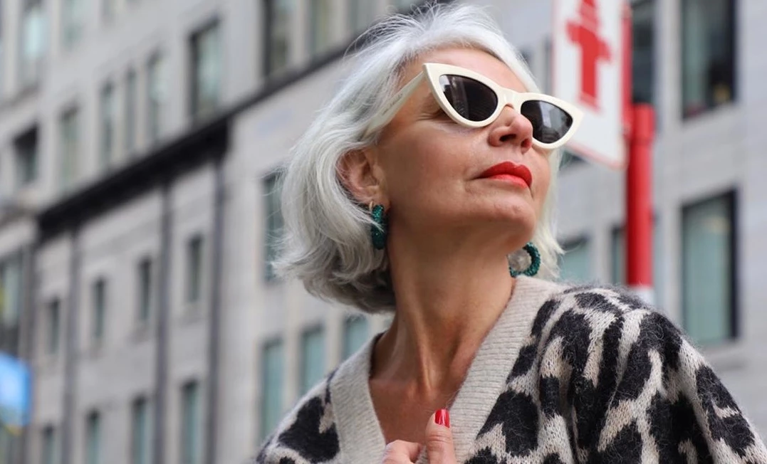 Η Βασίλισσα Letizia και η απενοχοποίηση των γκρίζων μαλλιών