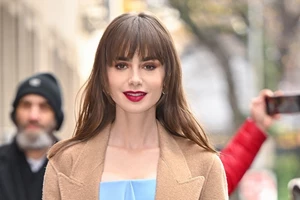 Emily In Paris | H ηρωίδα της Lily Collins "αναλαμβάνει" τους Ολυμπιακούς Aγώνες