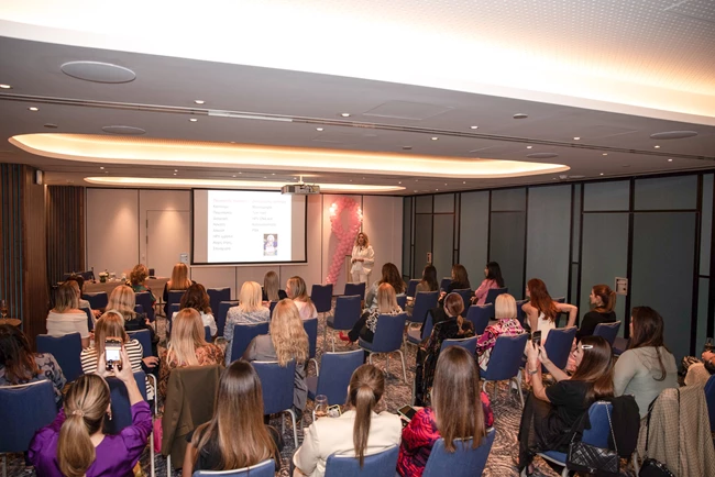 Pink October από το Athens Capital Hotel-MGallery Collection και το σύλλογο Κ.Ε.Φ.Ι.