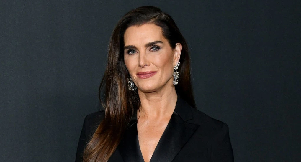 Brooke Shields | Φωτογραφήθηκε με τις κόρες της φορώντας ασορτί μαγιό