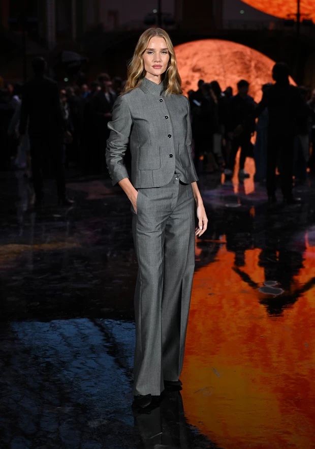 Rosie Huntington Whiteley Chanel