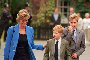 "The Crown" | Στο Top 10 της λίστας του Netflix μετά τον θάνατο της βασίλισσας Ελισάβετ