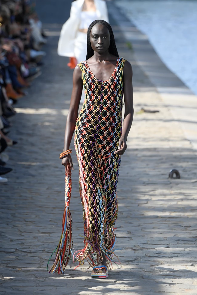 Crochet Trend is back | Γιατί έχουν ενθουσιαστεί οι fashionistas με την τάση των 70s