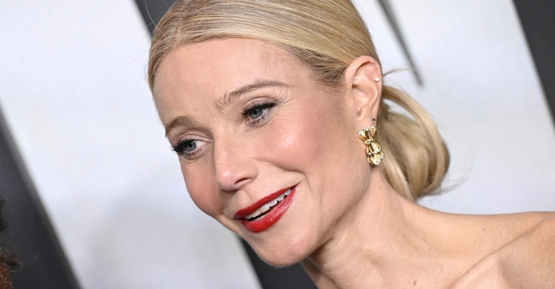 Gwyneth Paltrow - Apple Martin | Με ασορτί pajamas και χωρίς make-up στην ευρύχωρη κουζίνα του σπιτιού τους