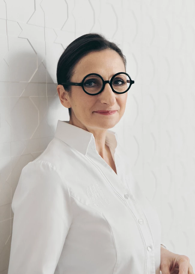 Chic & Stylish | Ο οίκος Dior συνεργάζεται με την Anne Sophie Pic και δημιουργούν γλυκές μπουκιές τέχνης