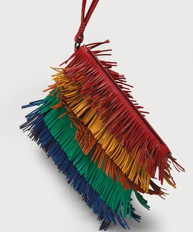 H Callista Crafts τιμά τον μήνα Pride με μια υπέροχη pochette