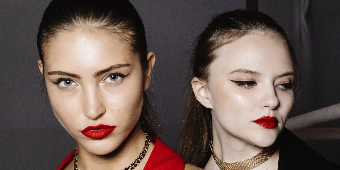 4 μυστικά για red carpet worthy χείλη από τη makeup artist της Kate Moss