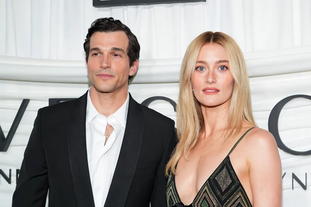 Ο Paul Anthony-Kelly και η Sarah Pidgeon στην πρεμιέρα της σειράς στη Νέα Υόρκη