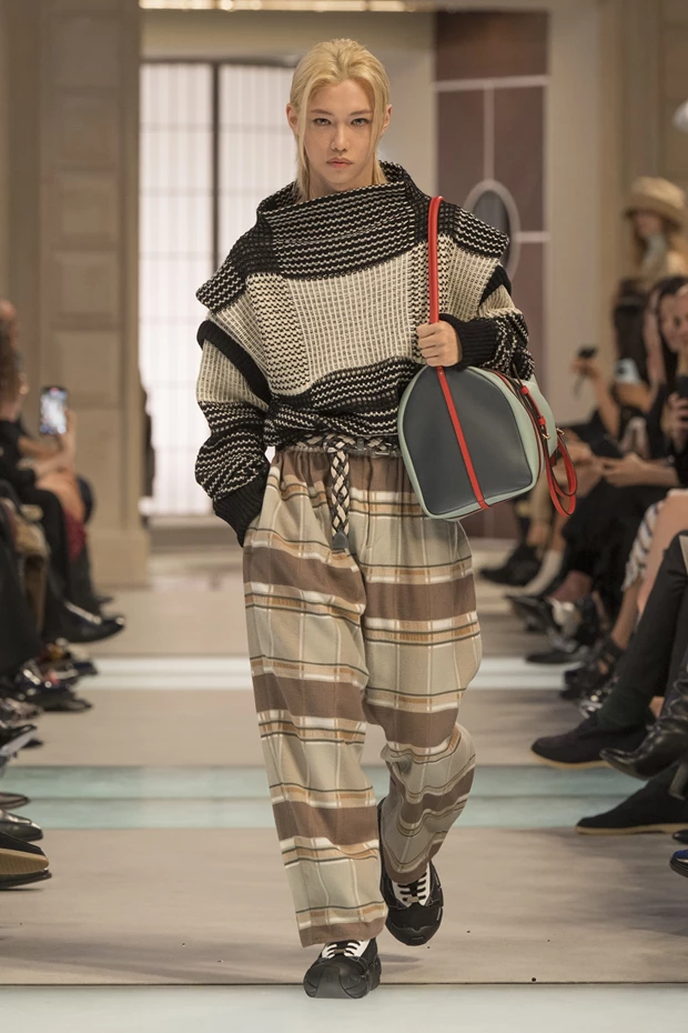 LV AW25