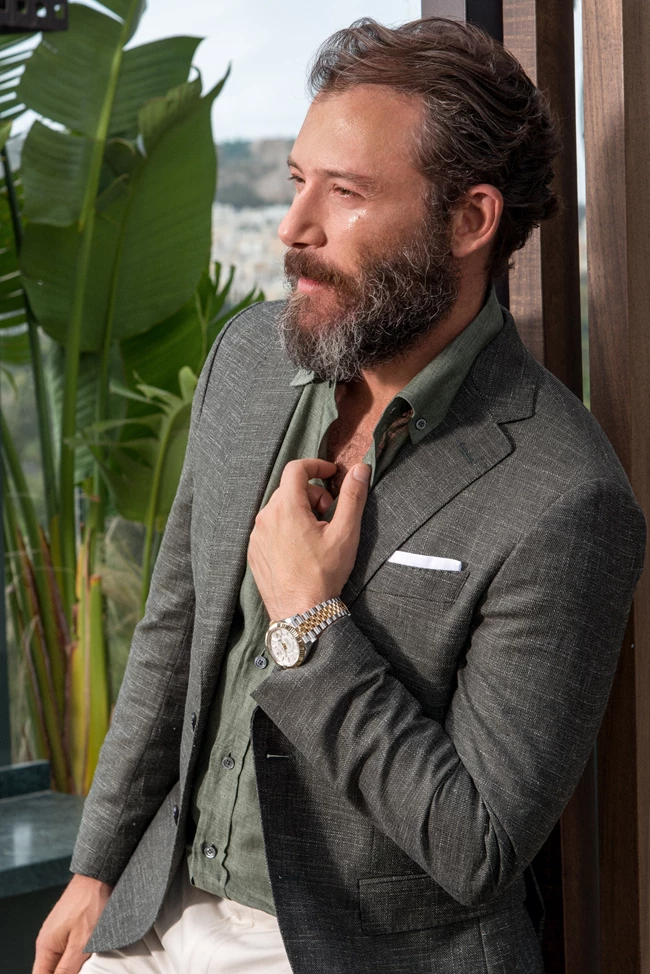 Αντίνοος Αλμπάνης