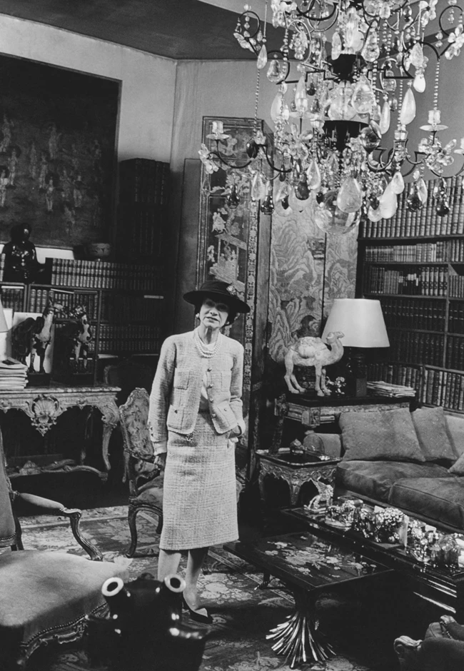 Οι θησαυροί της Gabrielle Chanel εμπνέουν τη συλλογή 2024/25 Métiers d’art