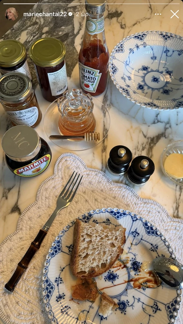 Η Marie Chantal απολαμβάνει το πρωινό της στην πολυτελή της κατοικία