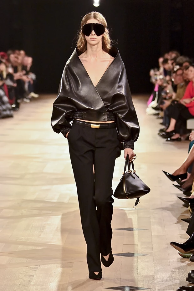 Σακάκι και παντελόνι Balenciaga SS26 Pierpaolo Piccioli