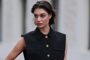Πώς θα επιλέξετε το ιδανικό foundation για τη λιπαρή σας επιδερμίδα για αψεγάδιαστο ματ αποτέλεσμα