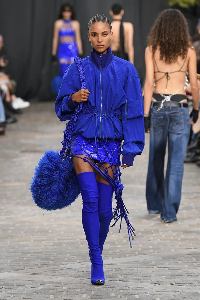 To Cobalt blue είναι το πιο cool χρώμα της Άνοιξης 2023