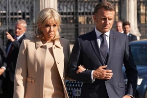Laurence Auzière | Η νέα καριέρα της κόρης της Brigitte Macron στον κόσμο της τέχνης