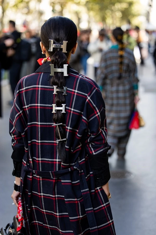 Beauty street style paris ss25