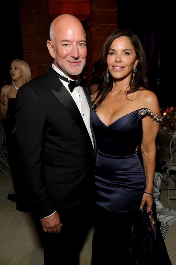 Jeff Bezos & Lauren Sanchez | Το ποσό - μαμούθ που πλήρωσαν για να παραστούν στο Met Gala 2026