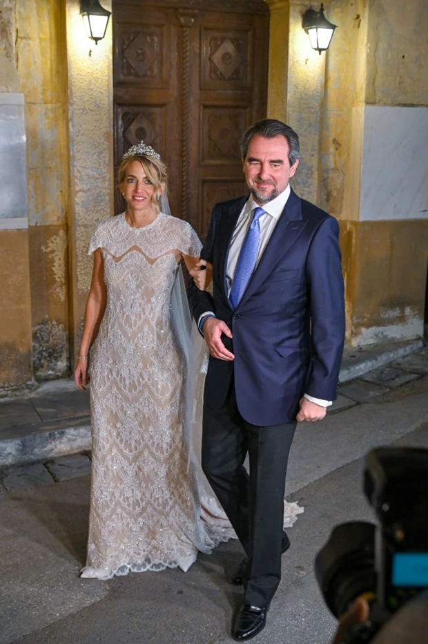 Χρυσή Βαρδινογιάννη | Γιατί ήταν "έξυπνο" το σχέδιο στα σκουλαρίκια που επέλεξε για το νυφικό της look