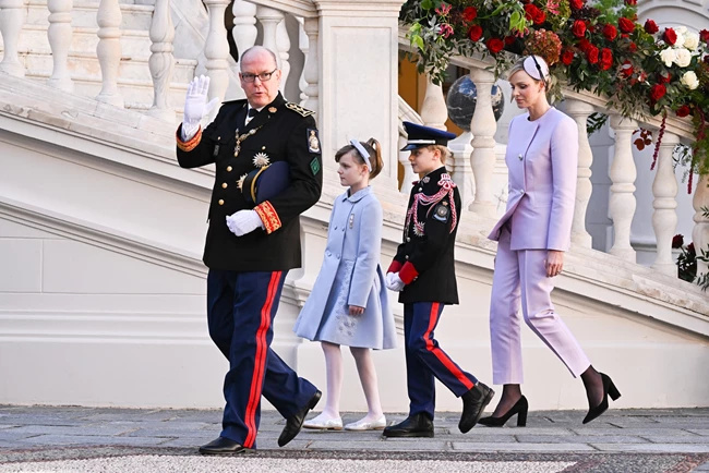 Πρίγκιπας Αλβέρτος, πριγκίπισσα Charlene και τα δίδυμα παιδιά τους