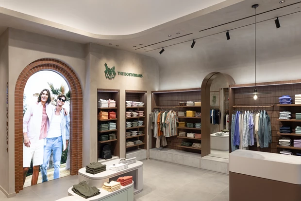 Η The Bostonians ανοίγει το νέο της flagship store στο Μέγαρο Αρσακείου