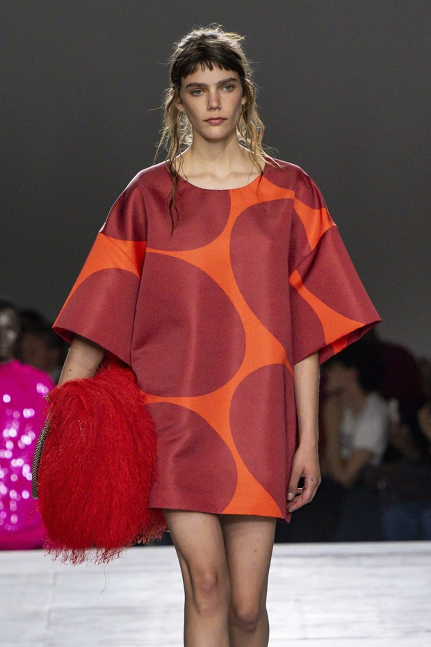 Συλλογή Dries Van Noten Άνοιξη - Καλοκαίρι 2026 - πουά look