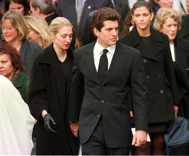 Carolyn Bessette-Kennedy | Γιατί τη συγκρίνουν τώρα με τη Meghan Markle;