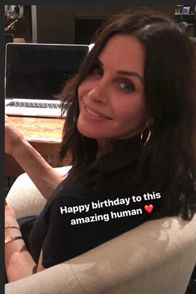 H Jennifer Aniston ζήτησε δημόσια συγγνώμη από την Courteney Cox