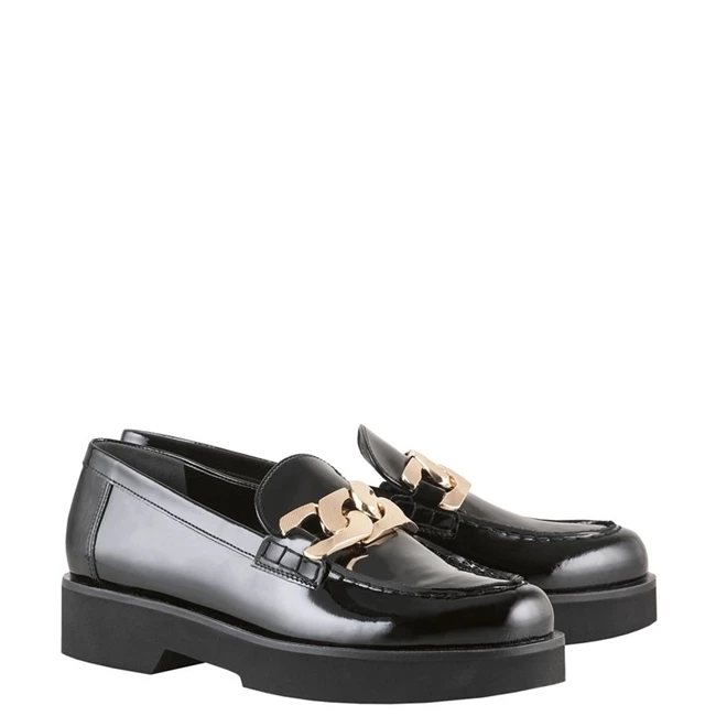 Loafers σε λουστρίνι Högl, idil.gr