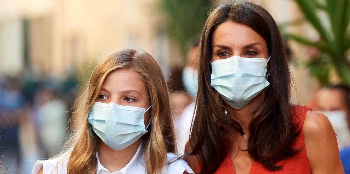 Βασίλισσα Ράνια | Με ένα κομψό μονοχρωματικό σύνολο που προσφέρει έμπνευση