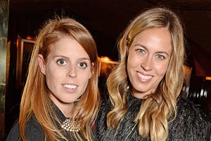 Πριγκίπισσες Βεατρίτη και Ευγενία | Στη λειτουργία στο Sandringham παρά το σκάνδαλο με τους γονείς του