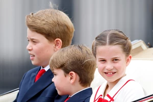 Βασιλιάς Κάρολος - Καμίλα | Μαθητές έστειλαν γράμμα για την τελετή στέψης - Πώς απάντησαν;