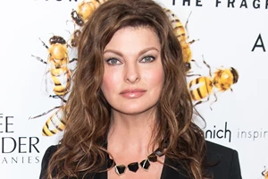 Linda Evangelista | Το μεγάλο comeback στα περιοδικά μόδας μετά την παραμόρφωσή της