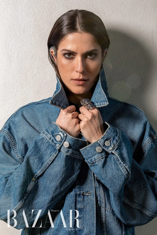 Η Θεόβη Στύλλου στο Harper's Bazaar: "Για πρώτη φορά στη ζωή μου χαίρομαι να πηγαίνω στη δουλειά"