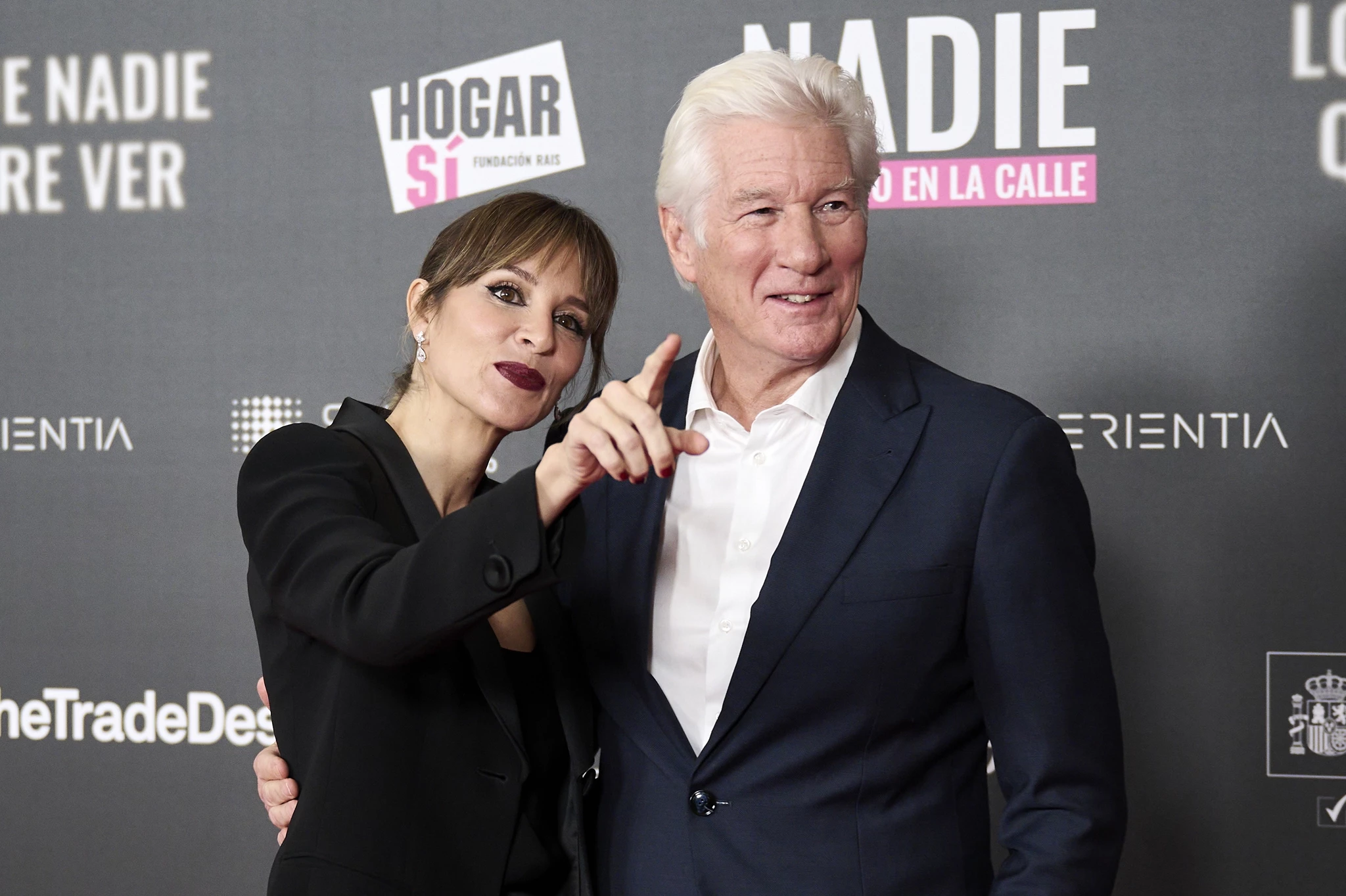 Η τρυφερή κίνηση της Alejandra Silva στον Richard Gere στο κόκκινο χαλί