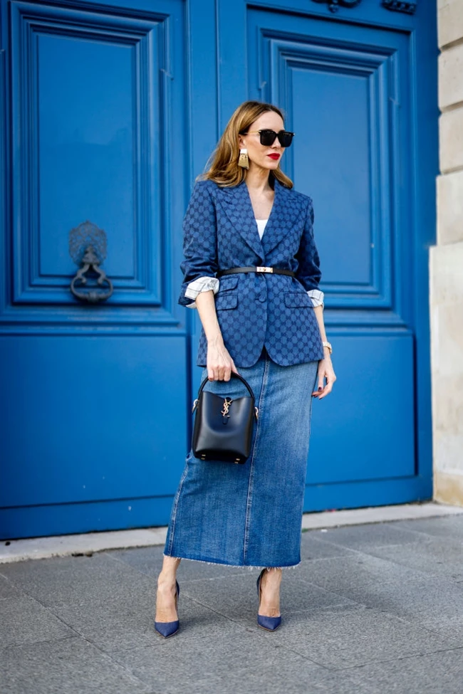 denim skirt street style