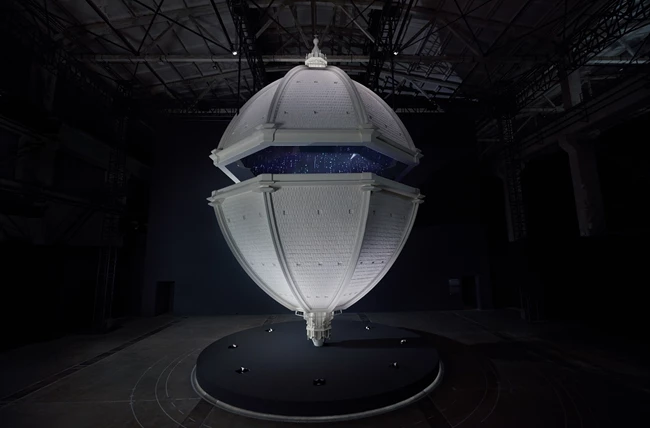 Οι εντυπωσιακές εικόνες από την έκθεση Gucci Cosmos