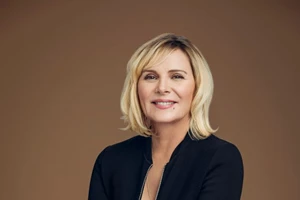 Η Anya Taylor-Joy με δάκρυα στα μάτια καταρρέει φτάνοντας στην Αργεντινή