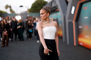 Jennifer Lopez | Η "απόσταση" από τον Ben Affleck στην αποφοίτηση του γιου του