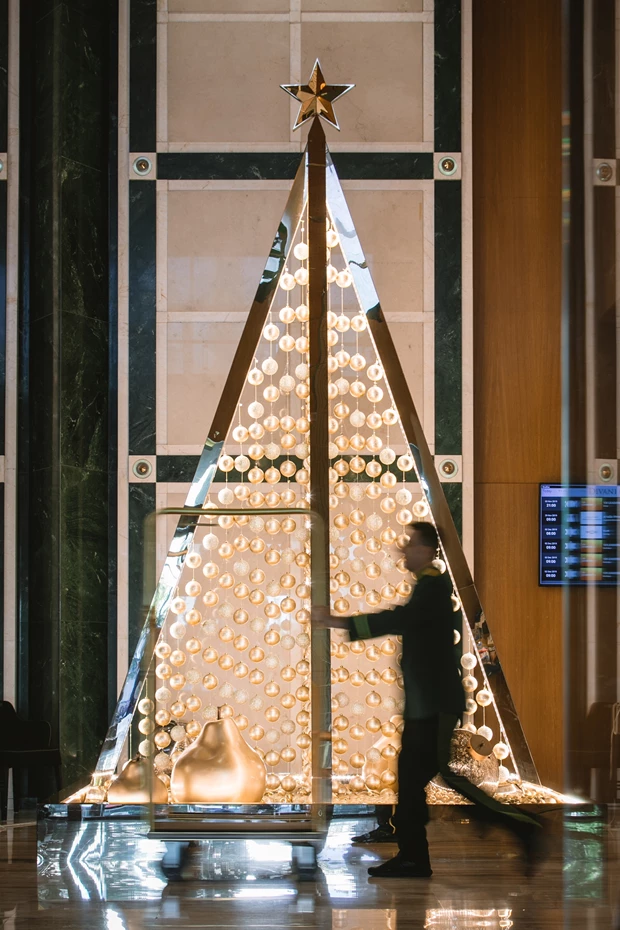 Το χριστουγεννιάτικο δέντρο στο Divani Caravel