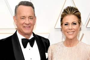 O Tom Hanks ετοιμάζεται να κυκλοφορήσει το πρώτο του μυθιστόρημα